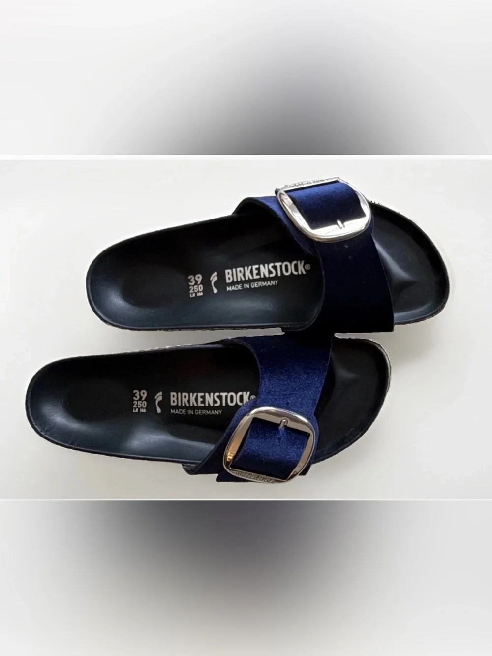 Birkenstock Women’s Arizona Velvet Sandals in Navy with Silver Buckle Size 39 - Picture 1 of 3